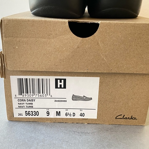 BRAND NEW CLARK LOAFERS COLOR NAVY - SIZE 9W - Picture 5 of 6